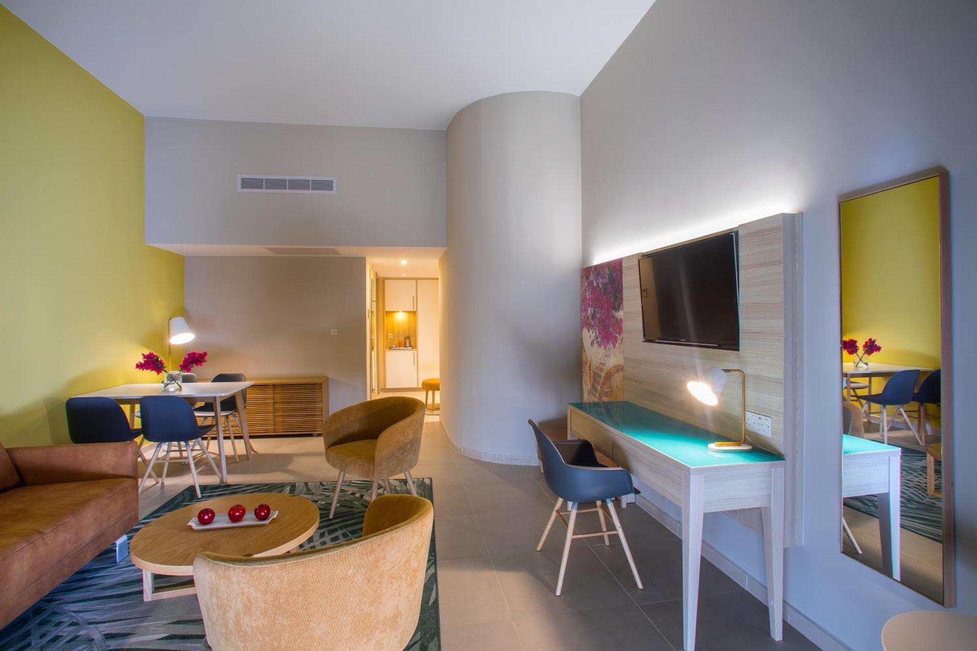 Leonardo Cypria Bay Hotel Geroskipou Quarto foto